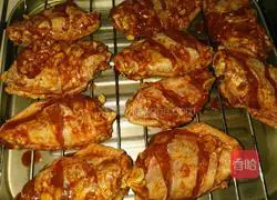 Illustration of how to make garlic-flavored Orleans grilled wings 10