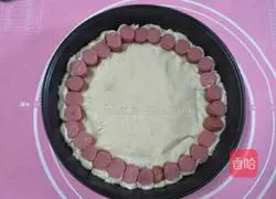 Illustration of how to make ham and shrimp pizza 11