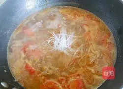 Illustration of how to make tomato, beef and vermicelli soup 8