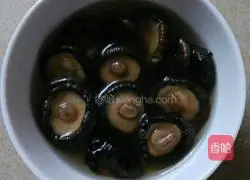 Illustration of how to make braised chicken wings with black mushrooms 1