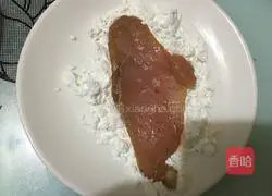 Illustration of how to make Crispy Chicken Steak Cheeseburger 3