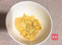 Illustration of how to make noodles with eggs 4