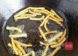 Soft Illustration of how to make French fries 10