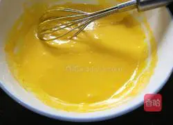 Illustration of how to make meat floss cake rolls 5