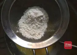 Illustration of how to make meat floss cake rolls 4