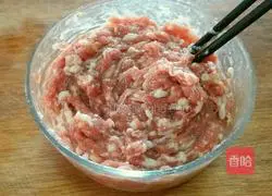 Illustration of how to make pearl meatballs 5