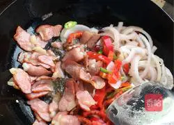 Illustration of how to make fried potatoes and bacon 7