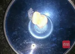 Illustration of how to make tomato and egg curry fish ball soup 6