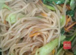 Illustration of how to make vegetarian fried rice noodles 5