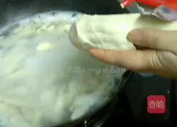 Illustration of how to make noodles 19