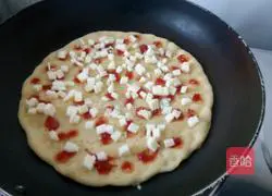 Illustration of how to make cherry tomato fruit pizza 9