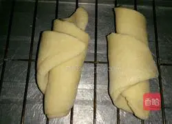 Illustration of how to make custard honey bread 4