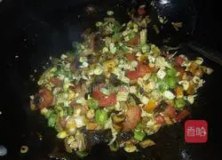 Illustration of how to make braised sesame seeds 9