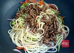 Illustration of how to make stir-fried spaghetti with black pepper and beef tenderloin 10