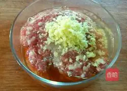 Illustration of how to make pearl meatballs 4