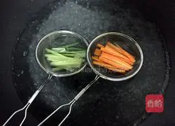  Illustration of how to make vegetable chicken rolls 6