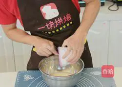 Eight-inch ham and corn pizza recipe 3