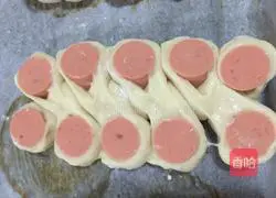 Illustration of how to make ham bread 6