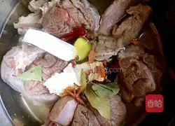 Illustration of how to make soy beef 6