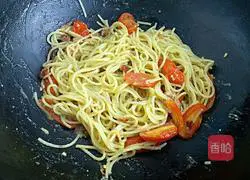 Illustration of how to make avocado and bacon pasta 9