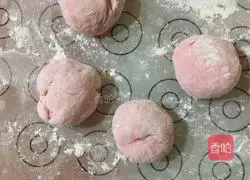 Illustration of making caterpillar jam bread 4