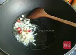 Illustration of how to make stuffed shrimp with oyster sauce 2