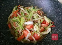Illustration of how to make three-color fried rice noodles 4