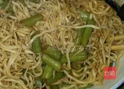 Illustration of Shanxi Bean Braised Noodles 6