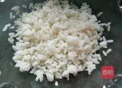 Illustration of how to make spiced pearl meatballs 4