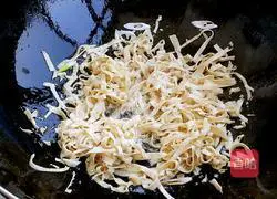 Illustration of how to make leek and tofu skin 2