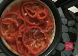 Illustration of how to make shrimp pizza 4