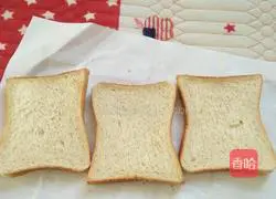 Illustration of making homemade bread crumbs 1