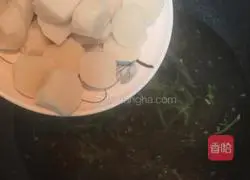 Illustration of how to make green vegetable, tofu and fish ball soup 6