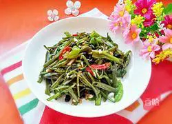 Illustration of how to make water spinach stems with black bean sauce 7 