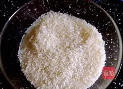  Illustration of making homemade steamed pork powder 1