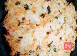 Illustration of how to make potato shredded cake 9