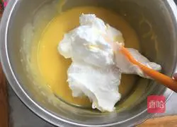 Illustration of how to make hot noodle chiffon cake 7