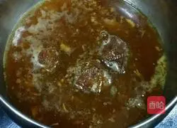 Illustration of how to cook noodles with braised beef soup 2