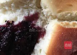 Illustration of how to make soup bread 4