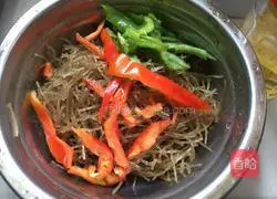 Illustration of how to make braised beef vermicelli 4