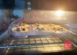 Illustration of how to make crispy blueberry muffin cake 18