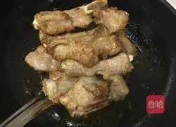 Illustration of how to make salt and pepper pork ribs 5