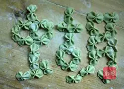 How to make spinach tofu butterfly noodles 1