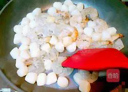 Illustration of the recipe of Yuanbei Shrimp and Cheese Baked Spaghetti 6