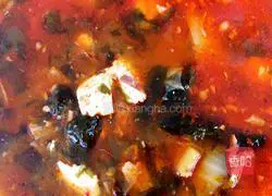 Illustration of how to make pork ribs stewed in Korean kimchi pot 12