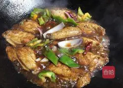 Illustration of braised chicken wings in oil 6