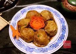 Illustration of braised gluten in braised oil 15