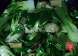 Illustration of how to stir-fry mushrooms and seaweed 4