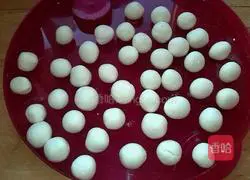 Illustration of how to make pearl dumpling egg drop soup 2