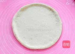 Recipe for Mushroom, Red Sausage and Bacon Pizza (9 inches) 9